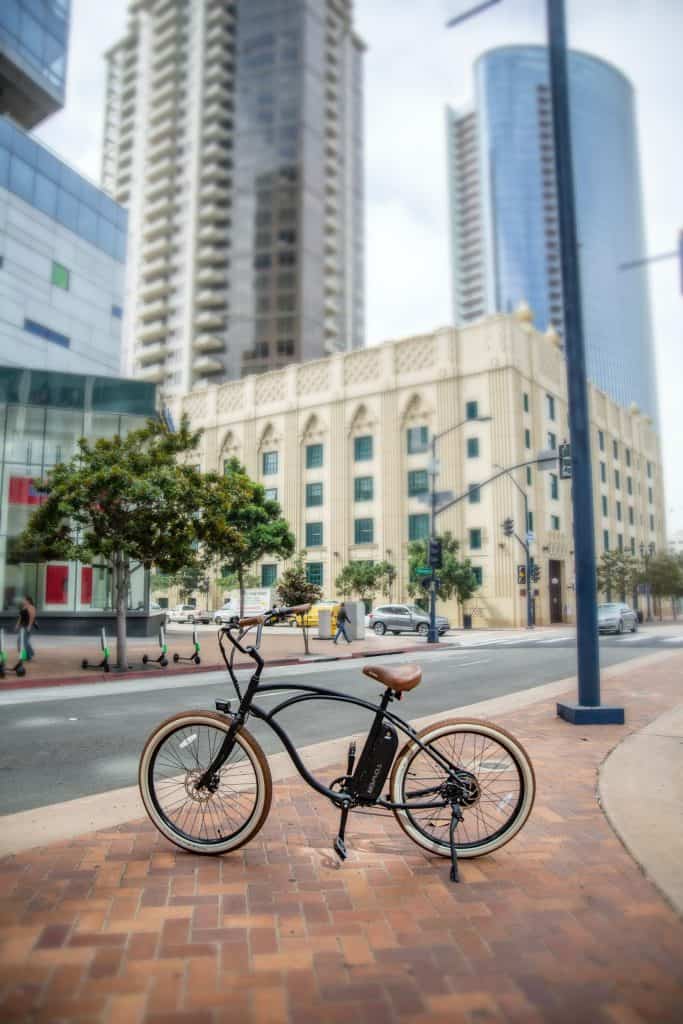 Electric Cruiser Bike Guide 4 Tower-electric-bike-in-the-city