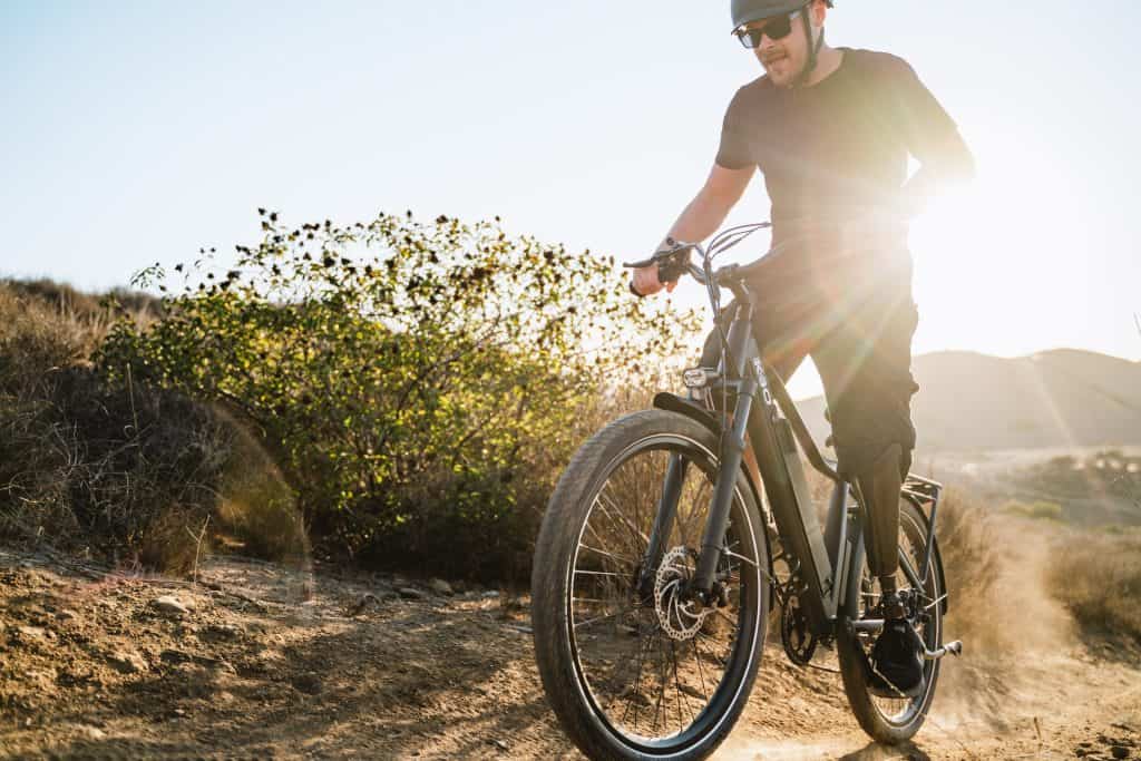 Electric Mountain Bike Guide 4 kbo-ebike-man-riding-on-the-dirt-path