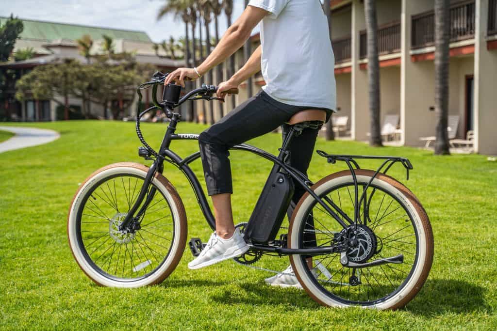 Electric Cruiser Bike Guide 6 tower-electric-cruiser-bike-on-the-grass